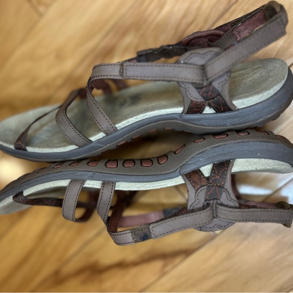Merrell Women's Brown Strappy Sandals - Picture 6 of 12